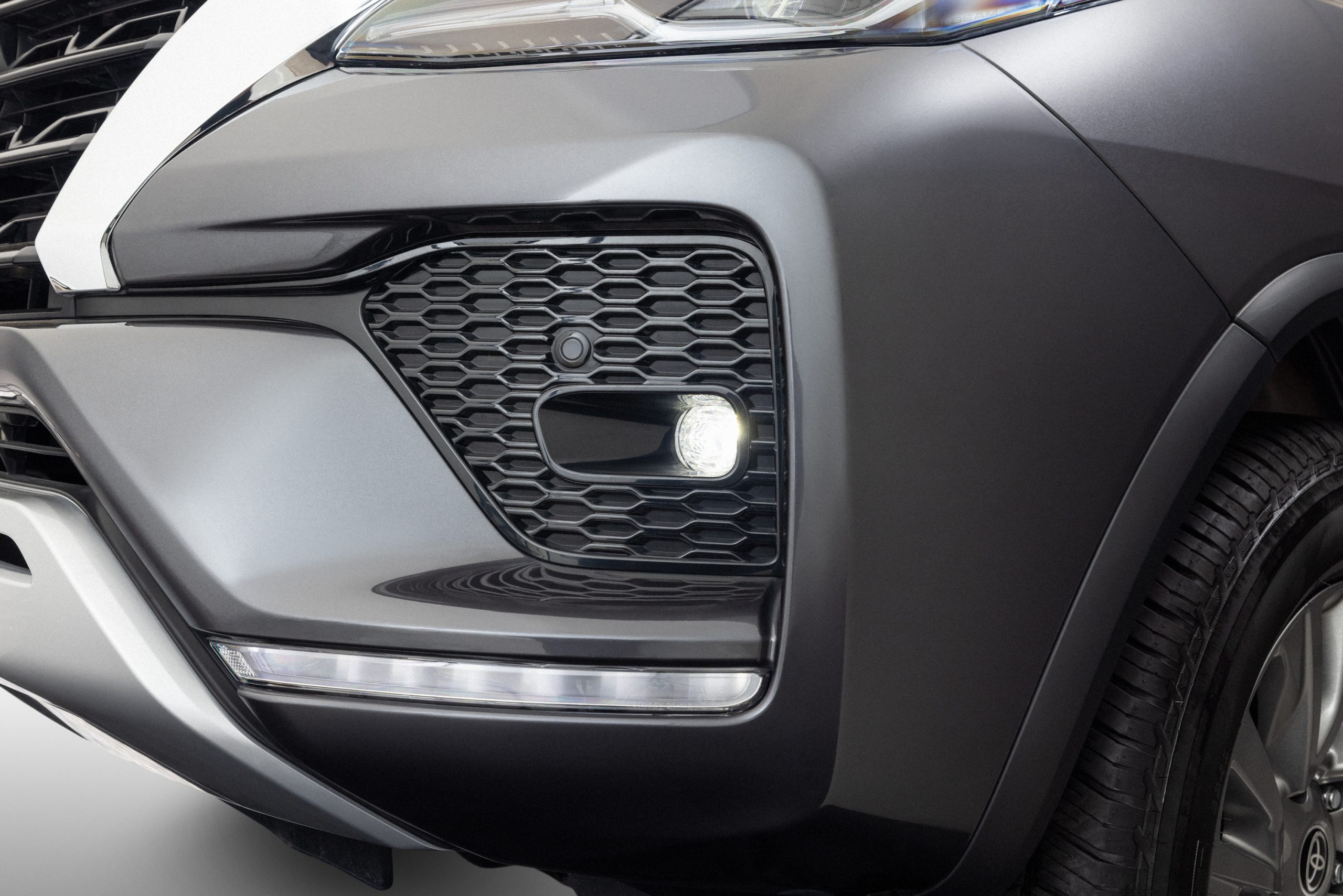 NEBLINEROS LED TOYOTA FORTUNER NEW - Imagen 2