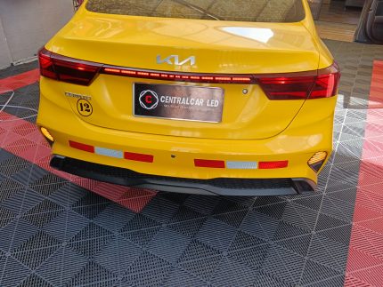 Luz posterior Kia Cerato 2023 2024