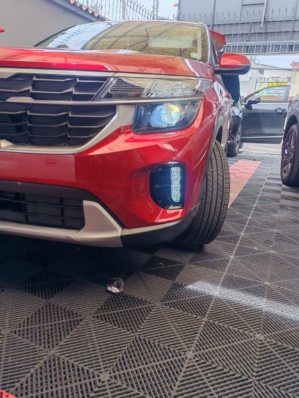 Neblinero led Kia Seltos 2024 al 2026 instalado
