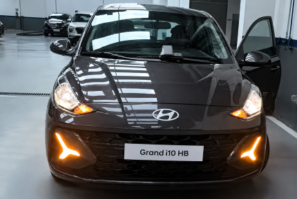 Luz diurna mas direccional Hyundai Grand i10 HB 2023 al 2026