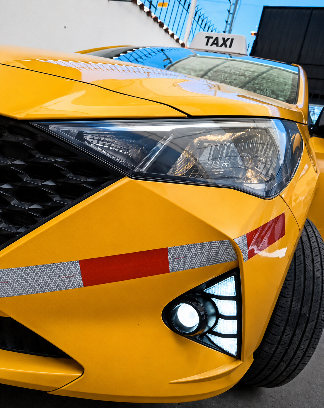 Neblinero mas luz diurna Hyundai accent 2021 instalado